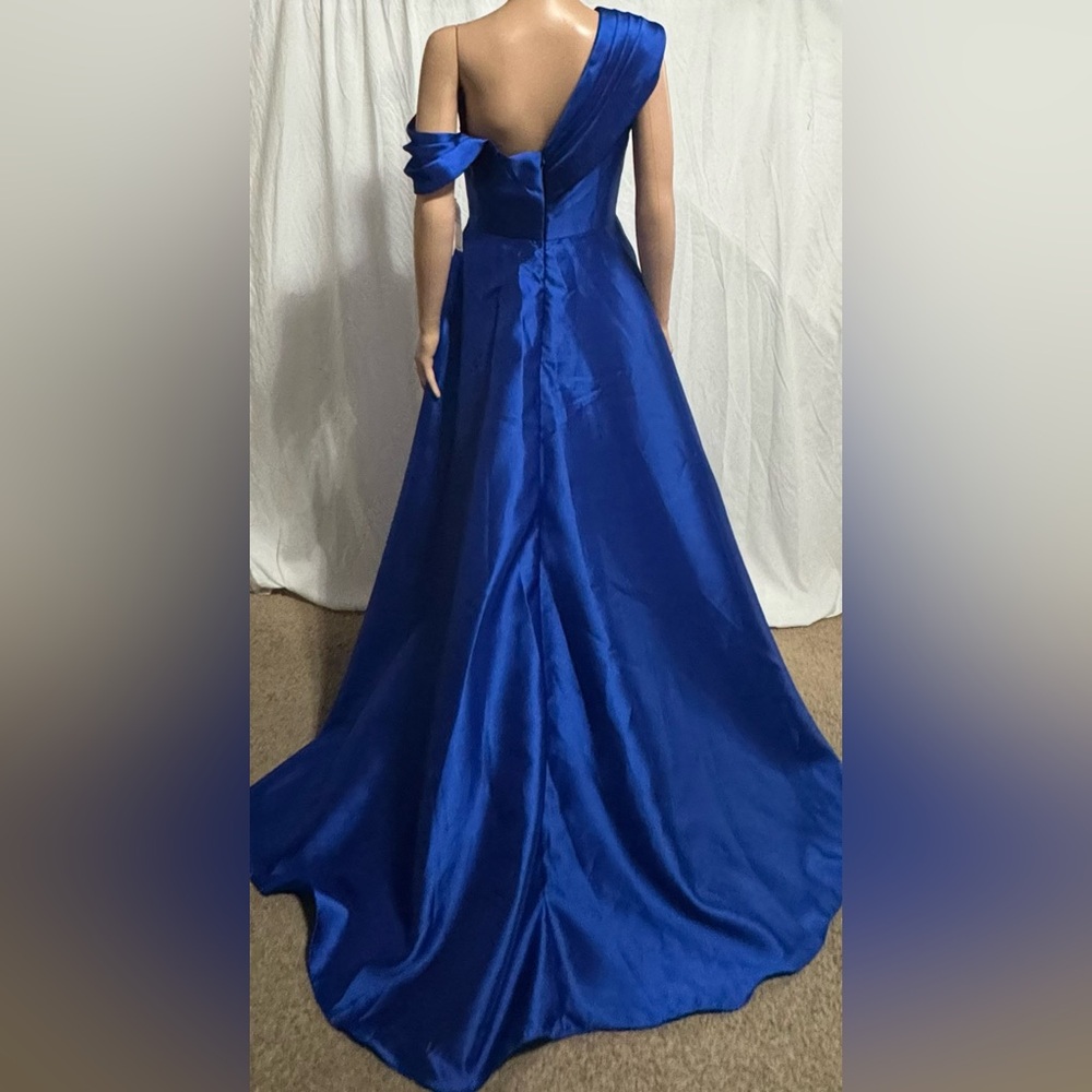 Jovani MC44394 Evenings Gown - Picture 5 of 8